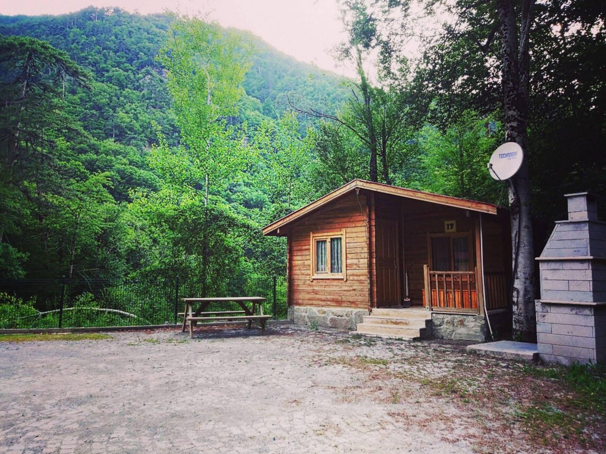 Hostal Habitat Mesire Mengen Exterior foto